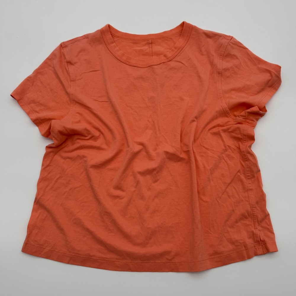 Lululemon Tee Orange Coral Relaxed Cropped Short Sleeve T-Shirt‎ Womens